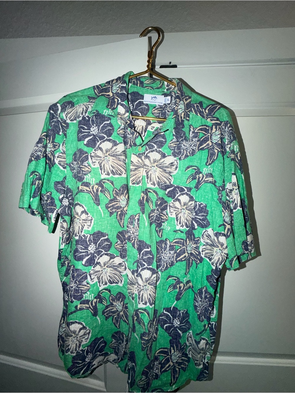 Southern Tide Green Floral Short Sleeve Button-Down Shirt